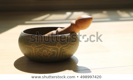 Foto stock: Brass Bowl Isolated