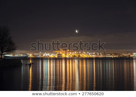 Stockfoto: Moonrise Over Port Of Vancouver Bc