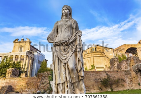 Foto stock: Temple Emperor Antonius And Wife Faustina With Corinthian Columns At Roman Forum Rome Italy