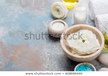 Foto stock: White Floating Ranunculus Flowers Spa Wellness Background