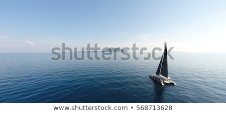Foto stock: Sailing To The Horizon