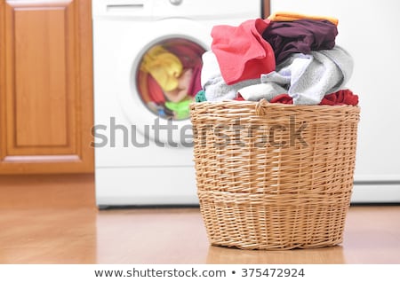 [[stock_photo]]: Erviettes · sales · dans · un · panier · à · linge