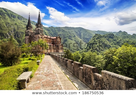 Foto d'archivio: Covadonga Catholic Sanctuary Basilica Asturias
