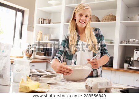 Foto stock: Teen Girls Cooking