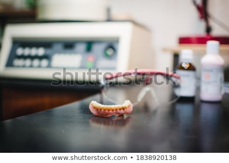 Foto stock: Ceramic Crown On Tooth