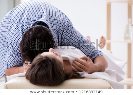 Foto stock: Man Mourning His Dead Wife