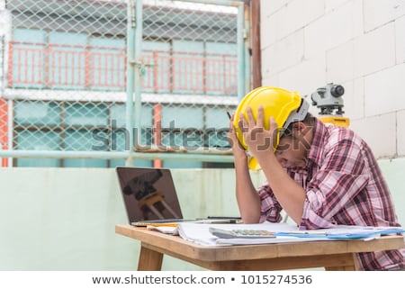 Foto d'archivio: Construction Worker Hardworking