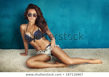 A Photo Of Beautiful Brunette Is In Style Of Pinup Glamour Stock foto © PawelSierakowski