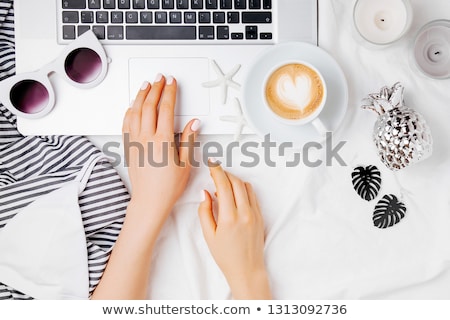 Foto d'archivio: Young Woman With Starfish