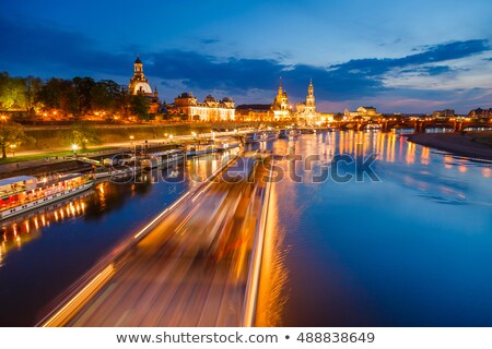 Foto stock: Magical Evening View Of Embankment Of The River Elbe Location D