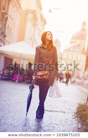 Foto stock: Inda · jovem · ruiva · ao · ar · livre