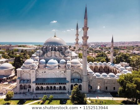 Foto stock: Minaret Of Suleymaniye Mosque In Istanbul Turkey