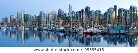 Foto d'archivio: Vancouver Bc Skyline Along False Creek