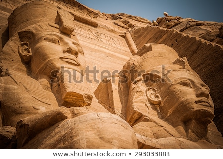 Foto stock: Ramses Ii Statues At Abu Simbel In Egypt