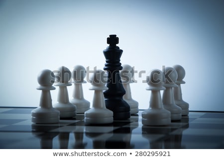 Foto stock: Chess King Surrounded