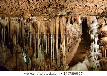Foto stock: Natural Spring In A Cavern