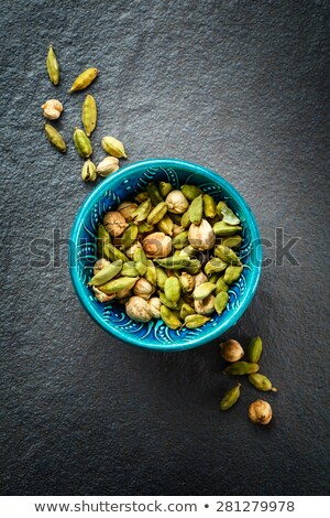 Foto stock: Various Cardamom Spices In Authentic Turkish Bowl