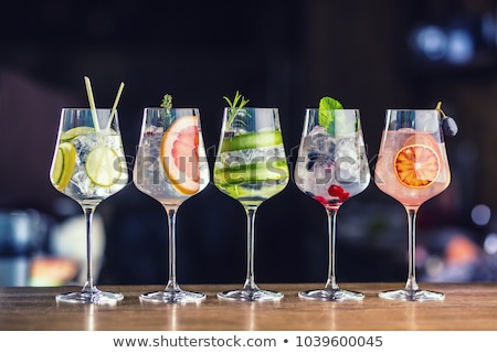 Сток-фото: Gin Tonic Cocktail With Lemon