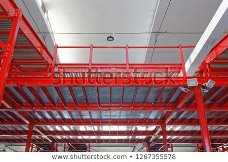 Stockfoto: Elevated Shipping Conveyor