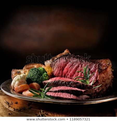 Foto stock: Roast Beef And Vegetables