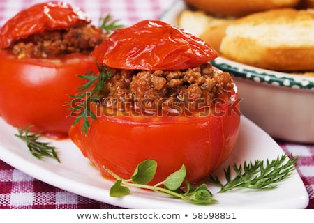 Foto d'archivio: Stuffed Tomato With Beef