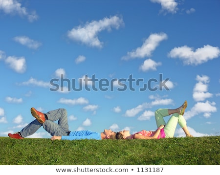 Foto stock: Asal · Deitado · Sob · Nuvens