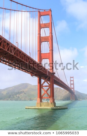 Vertical View Of Famous Golden Gate Bridge Foto stock © yhelfman