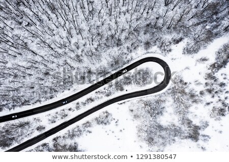 Foto stock: Road Passing Through A Village