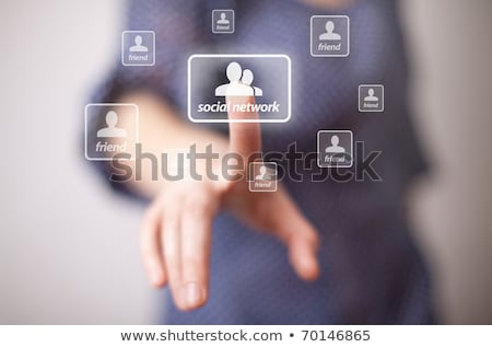 Foto d'archivio: Hand Pressing Social Network Icon