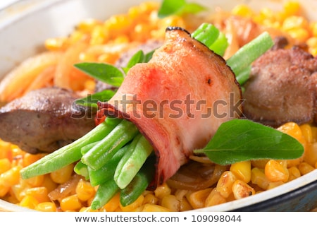 Stockfoto: Sweetcorn With Fried Chicken Liver And Green Beans In Bacon