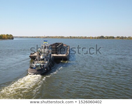 Foto d'archivio: Freight Ship On River Main