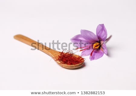 Foto d'archivio: Saffron In A Wooden Spoon