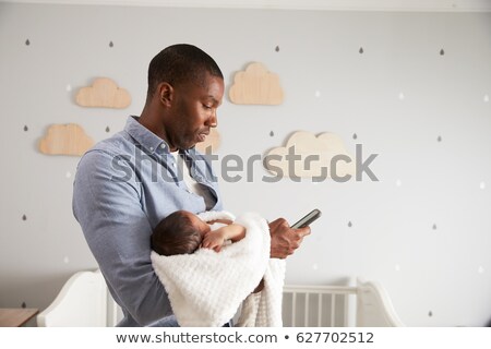 [[stock_photo]]: ébé · avec · téléphone · 2