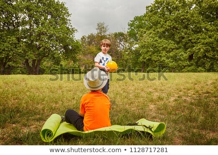 [[stock_photo]]: Amille · de · cinq · en · plein · air · en · été · s'asseoir · sur · l'herbe · avec · ballon