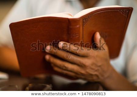 Foto stock: Ethnic Elderly Woman Worship