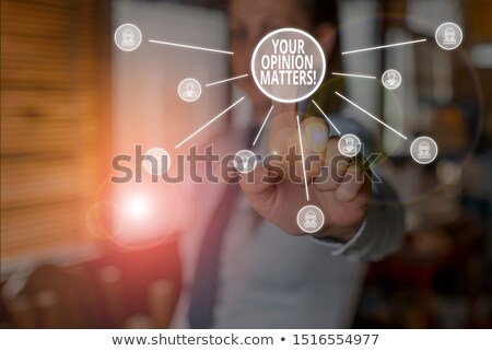 [[stock_photo]]: Emme · faisant · une · enquête