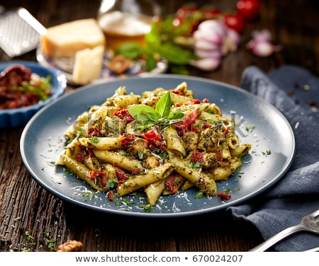 Foto stock: Chicken Spinach And Tomato Pasta