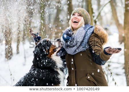 Winter Woman In Rest Snow Park Foto d'archivio © Kzenon
