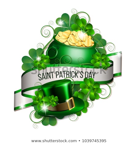 Foto stock: Green Full Pot With Gold Coins Pot With Four Leaf Clover Symbol Of Patricks Day