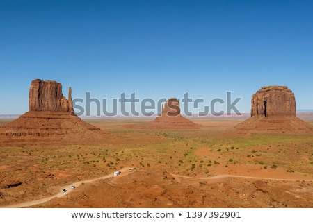 Zdjęcia stock: Famous Scenic Butte In Monument Valley