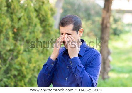 Foto stock: Man Suffering From Pollen Allergy