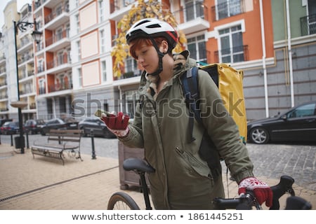 Stockfoto: Delivery Womenroad Bike