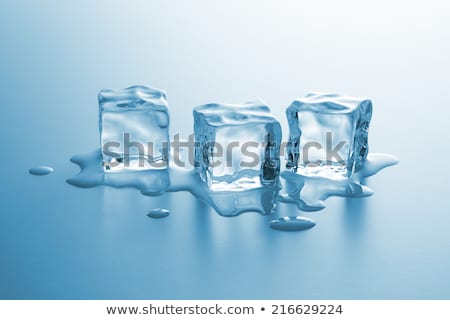 商業照片: Three Melting Ice Cubes