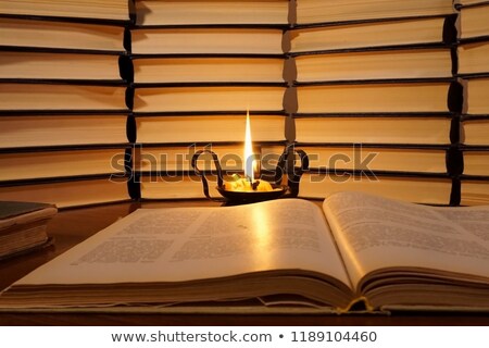 Foto stock: Stack Of Antique Books