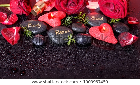 Foto stock: Oalha · Spa · com · Pedras · - · Conceito · do · Dia · dos · Namorados