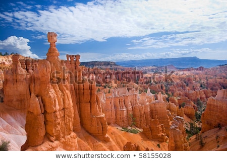 Foto d'archivio: Great Spires Carved Away By Erosion In Bryce Canyon National Par