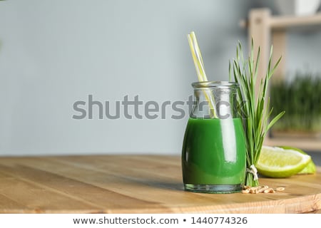 Foto stock: Lime And Wheatgrass