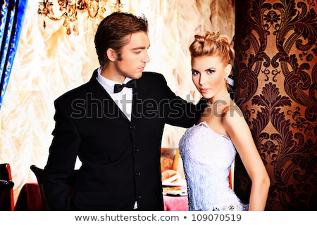 Foto d'archivio: Attractive Young Couple Glamour Styling