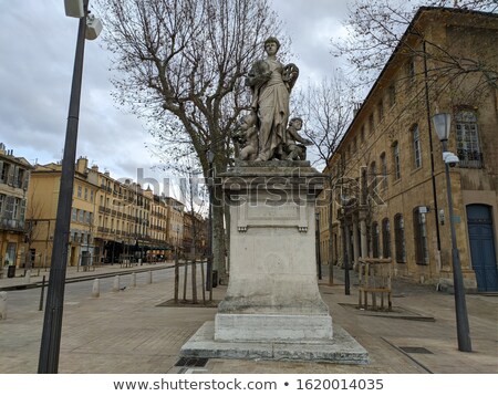 Foto stock: Famous Fountain Du Roi Rene In Aix En Provence