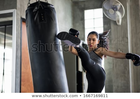 ストックフォト: Thai Boxing Girl Jump